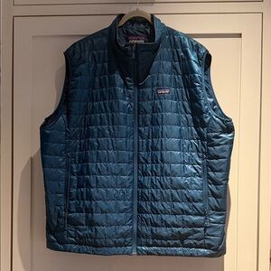 Patagonia Teal Quilted Men's Insulated Vest